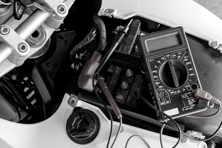 Guide et conseils pour choisir et entretenir une batterie moto.
