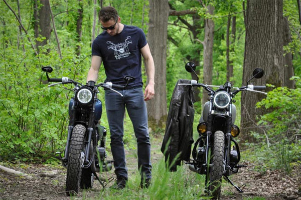 Wie verwandelt man eine 125er für 1.500 € in eine Scrambler?