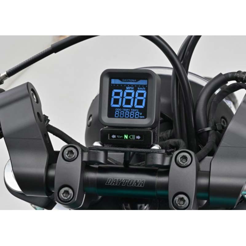 Compteur et compte-tours digital CUBE Daytona. Blackpines.fr