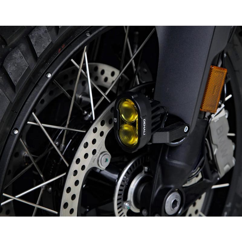 Feu additionnel moto jaune DENALI DL2. Blackpines.fr