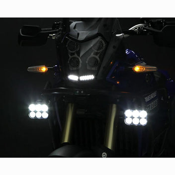 Feux additionnels moto LED blancs Denali DL6. Blackpines.fr
