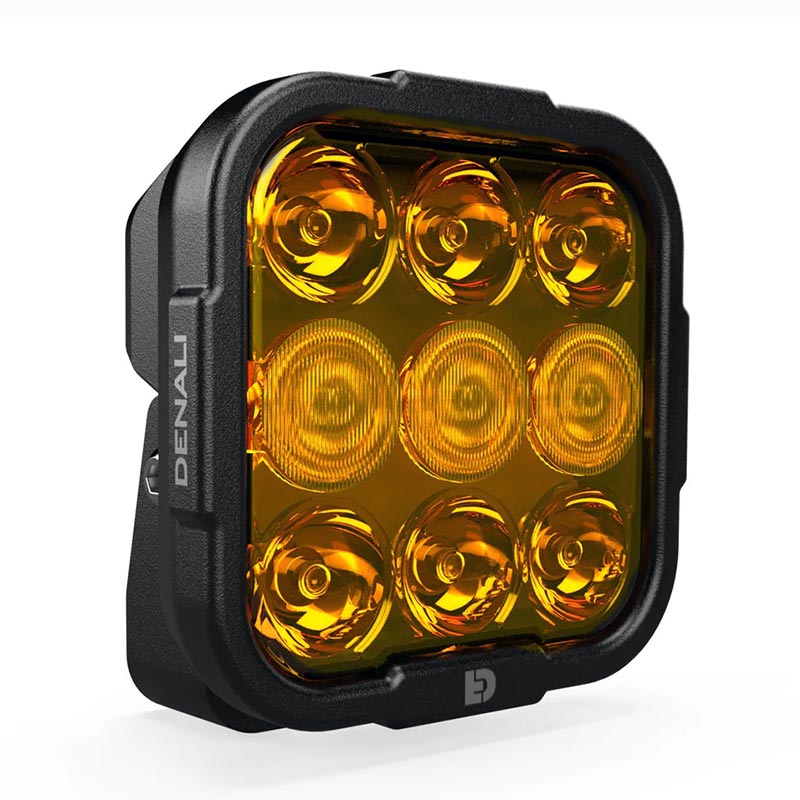 Feu additionnel moto LED ambre Denali DL9. Blackpines.fr