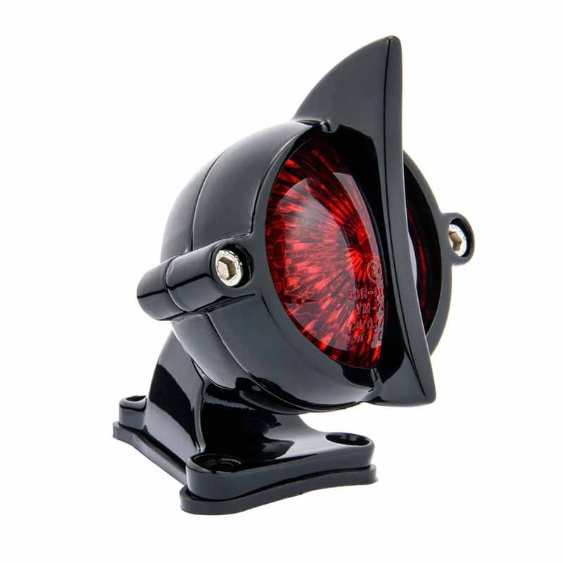 Feu arriere homologue CUDA noir plus support garde-boue Motone Customs. Blackpines.fr