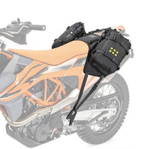 Harnais de selle OS-Base Kriega pour KTM690 Husqvarna701 et GasGas700 avec sacoches OS-6.