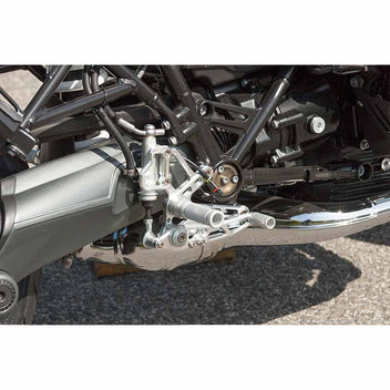 Commandes reculées argent LSL pour BMW R nineT Scrambler LSL. Blackpines.fr