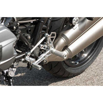 Commandes reculées argent LSL pour BMW R nineT Scrambler LSL. Blackpines.fr