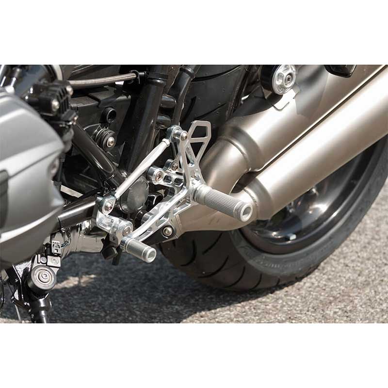 Commandes reculées argent LSL pour BMW R nineT Scrambler LSL. Blackpines.fr