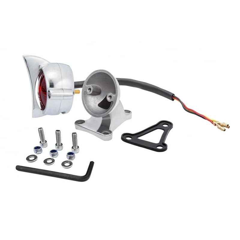 Feu arriere homologue CUDA poli plus support garde-boue Motone Customs. Blackpines.fr