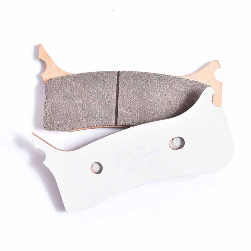 Plaquettes de frein moto Beringer 1100S pour etriers 6 pistons. Blackpines.fr