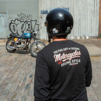 Tee Shirt manches longues noir Age of Glory The Fine Art of Riding.