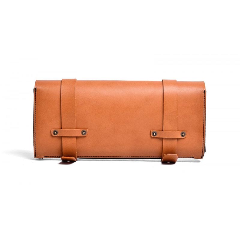 Trousse a outils en cuir et toile ciree Motone Customs. Blackpines.fr