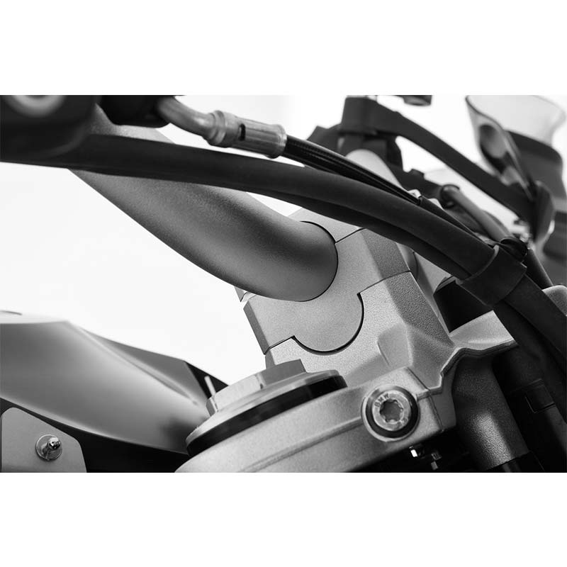 Rehausseur de guidon moto ERGO Wunderlich 20mm pour BMW sans GPS. Blackpines.fr
