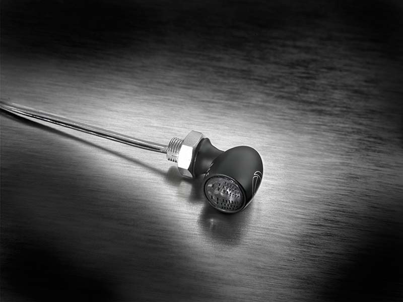 Clignotant LED Atto Dark verre fume Kellermann. Blackpines.fr