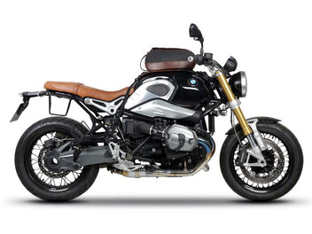 Fixation laterale pour sacoches SHAD sur BMW R nineT. Blackpines.fr