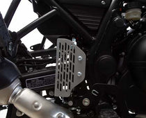 Protection pour maitre cylindre Royal Enfield Himalayan 400. Blackpines.fr
