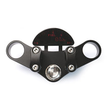Support de compteur pour le Motoscope Pro de Motogadget par Rebelmoto. Disponible sur Blackpines.fr