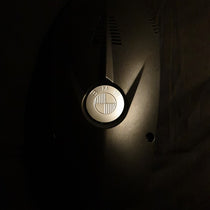 Badge Ex-Motorcycle alu pour carter distribution BMW RnineT. Blackpines.fr