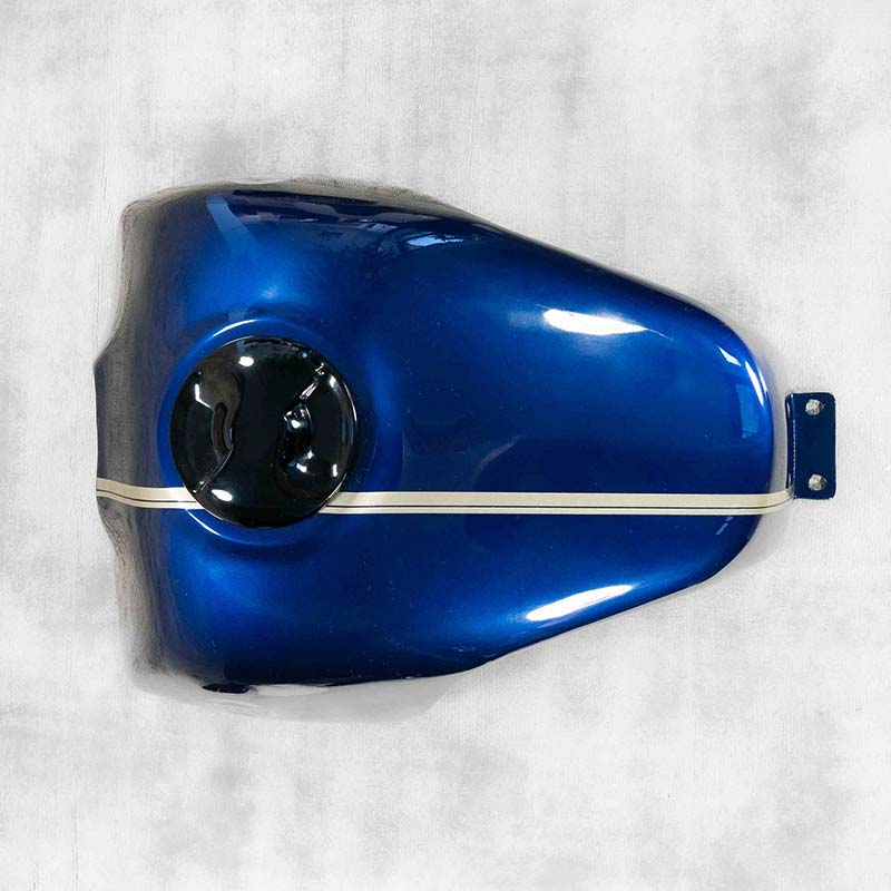 Cache reservoir moto bleu nuit pour Interceptor. Blackpines.fr