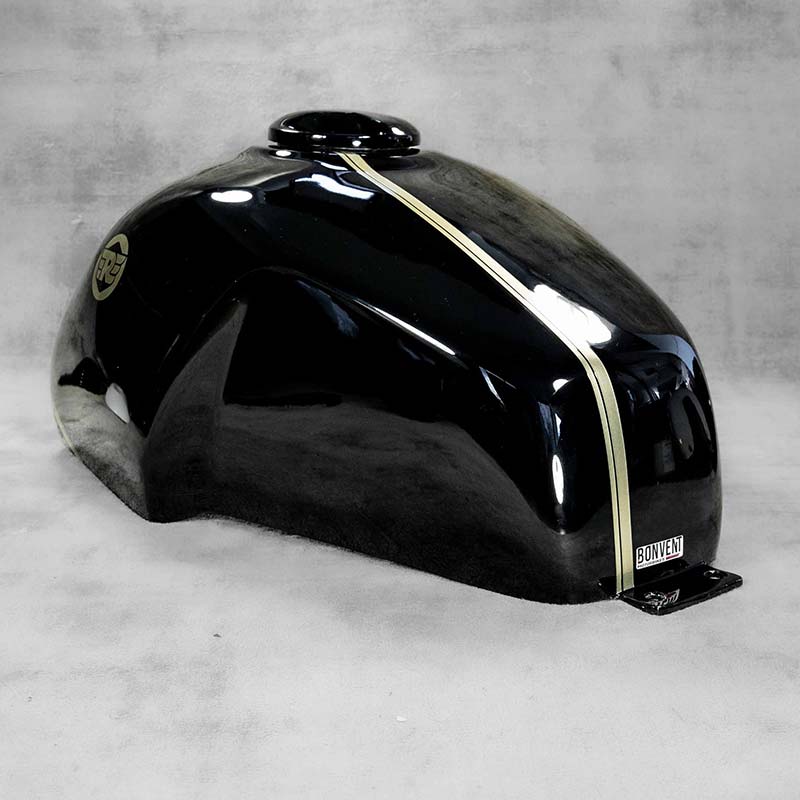 Cache reservoir moto noir pour Interceptor. Blackpines.fr