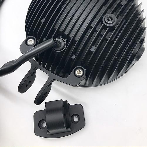 patte de phare led koso Thunderbolt Le Motographe  pour BMW R nineT. Blackpines.fr