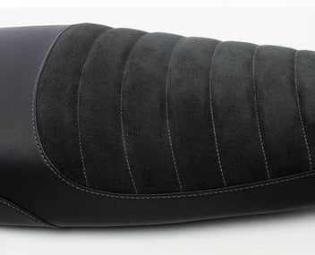 Selle en cuir synthetique noir pour interceptor et continental GT. Blackpines.fr