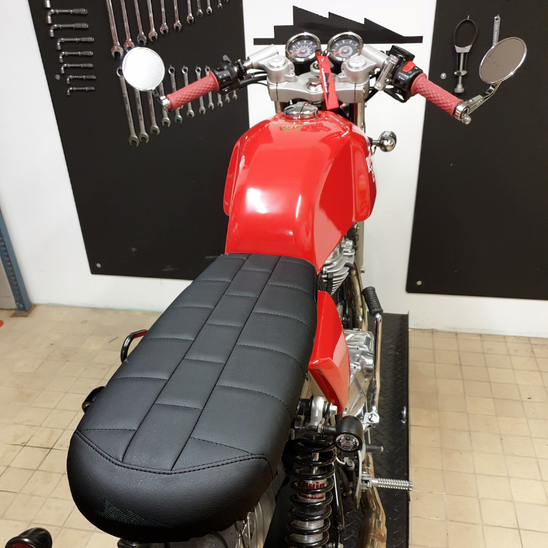 Selle moto Scrambler Universelle by BPCR - Noire  blackpines.fr  blackpines.fr