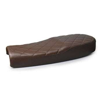 Selle scrambler universelle marron. Blackpines.fr