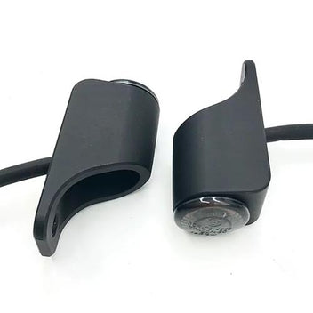 Supports Le Motographe pour clignotants avant Highsider sur BMW R nineT. Blackpines.fr