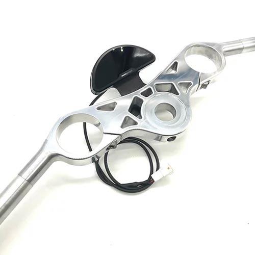 Te de fourche supérieur V2 Le Motographe pour BMW R nineT. Blackpines.fr