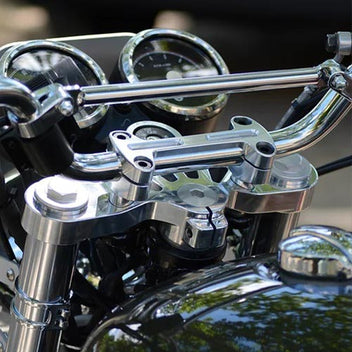 Tes de fourche Le Motographe pour Royal Enfield 650. Blackpines.fr